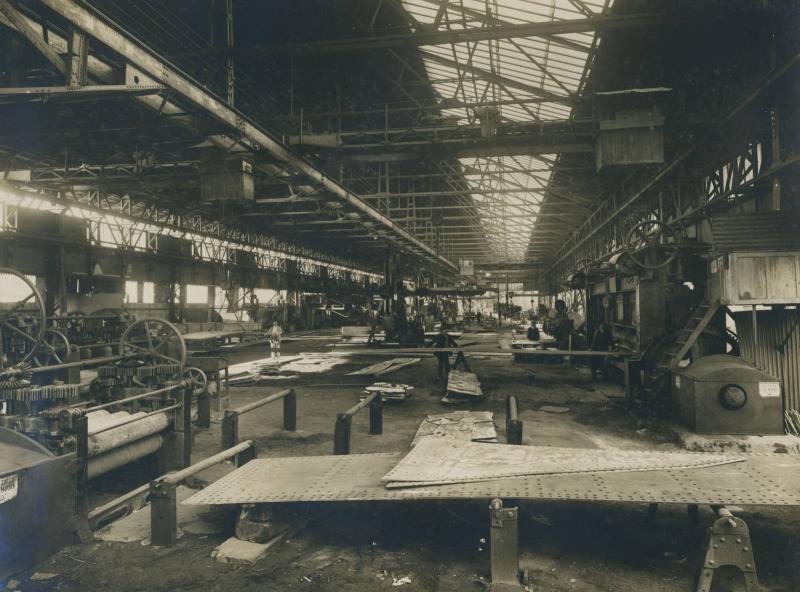 Tettoia "C" per la lavorazione a freddo dei materiali da scafo