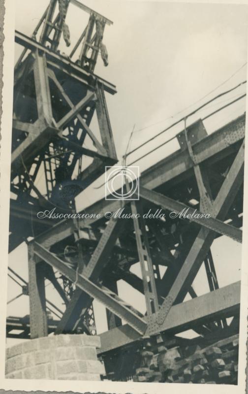 Particolare di travata sollevata