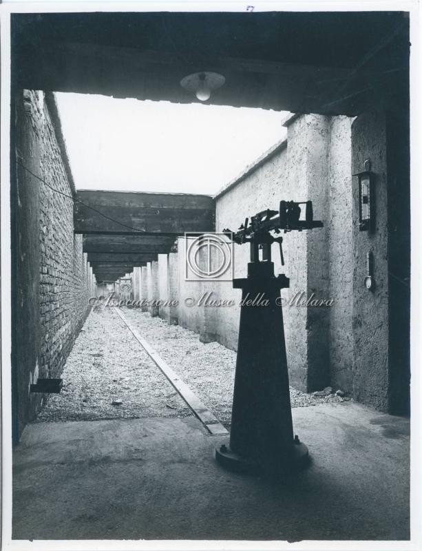 Esterno di stabilimento. Prove balistiche piccolo calibro