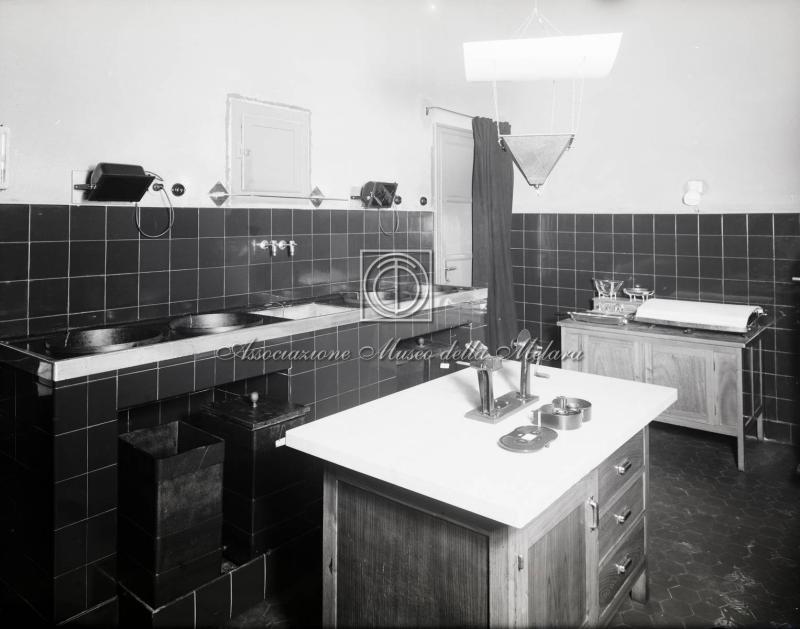 Laboratorio fotografico interno allo stabilimento (2)