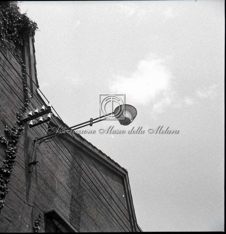 Sirena all'esterno dello stabilimento