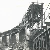 Travata in riparazione - vista dal basso