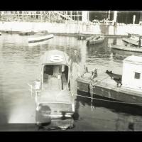 Imbarcazione civile in porto