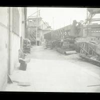 Lavori per l'installazione della catapulta per aviosiluri del silurificio Whitehead di Fiume