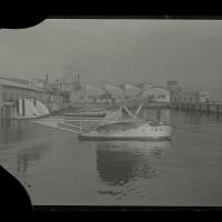 Idrovolante in mare di fronte al silurificio Whitehead di Fiume