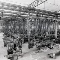 Interno dello stabilimento. Reparto rigatura canne (2)